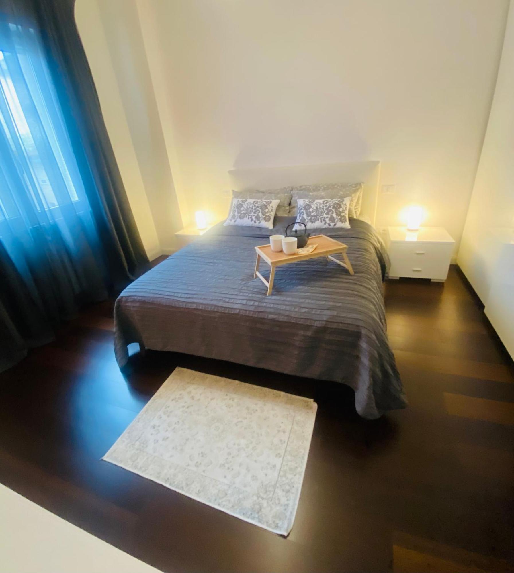 Central Apartment And Parking Verona Exteriör bild